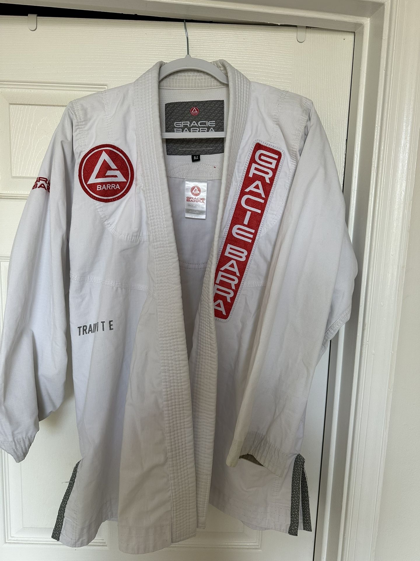 Gracie Barra BJJ Gi Set – White (Jacket + Pants) – Gently Used