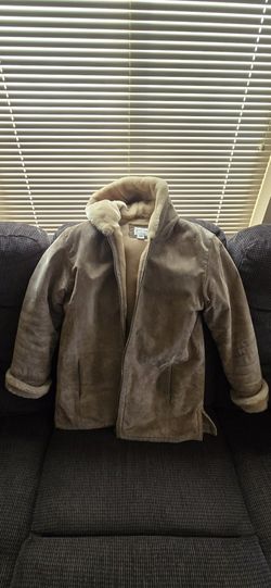 WINTER COAT/ LIKE NEW 