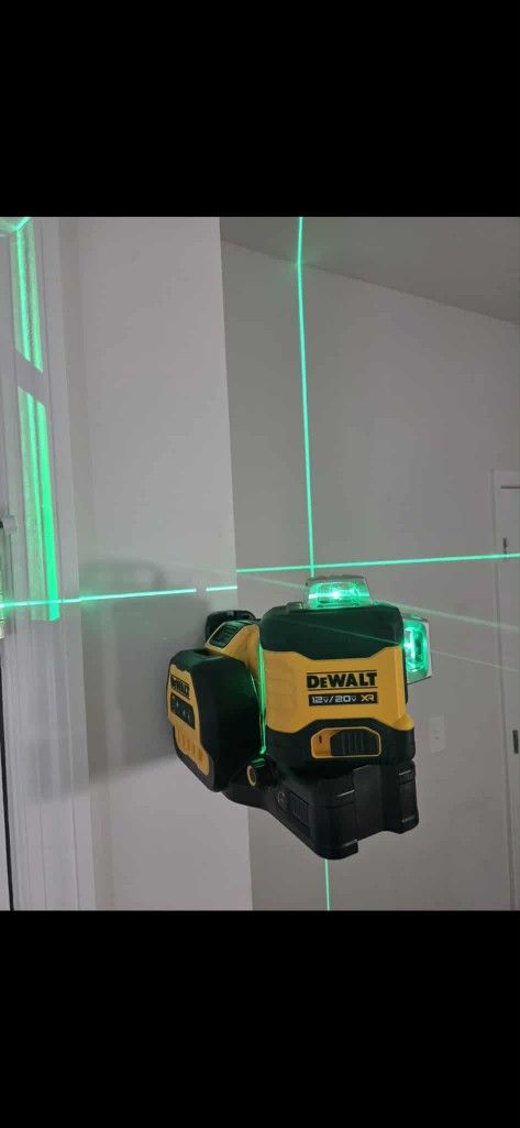 DEWALT XR 3 Beam Cross Laser