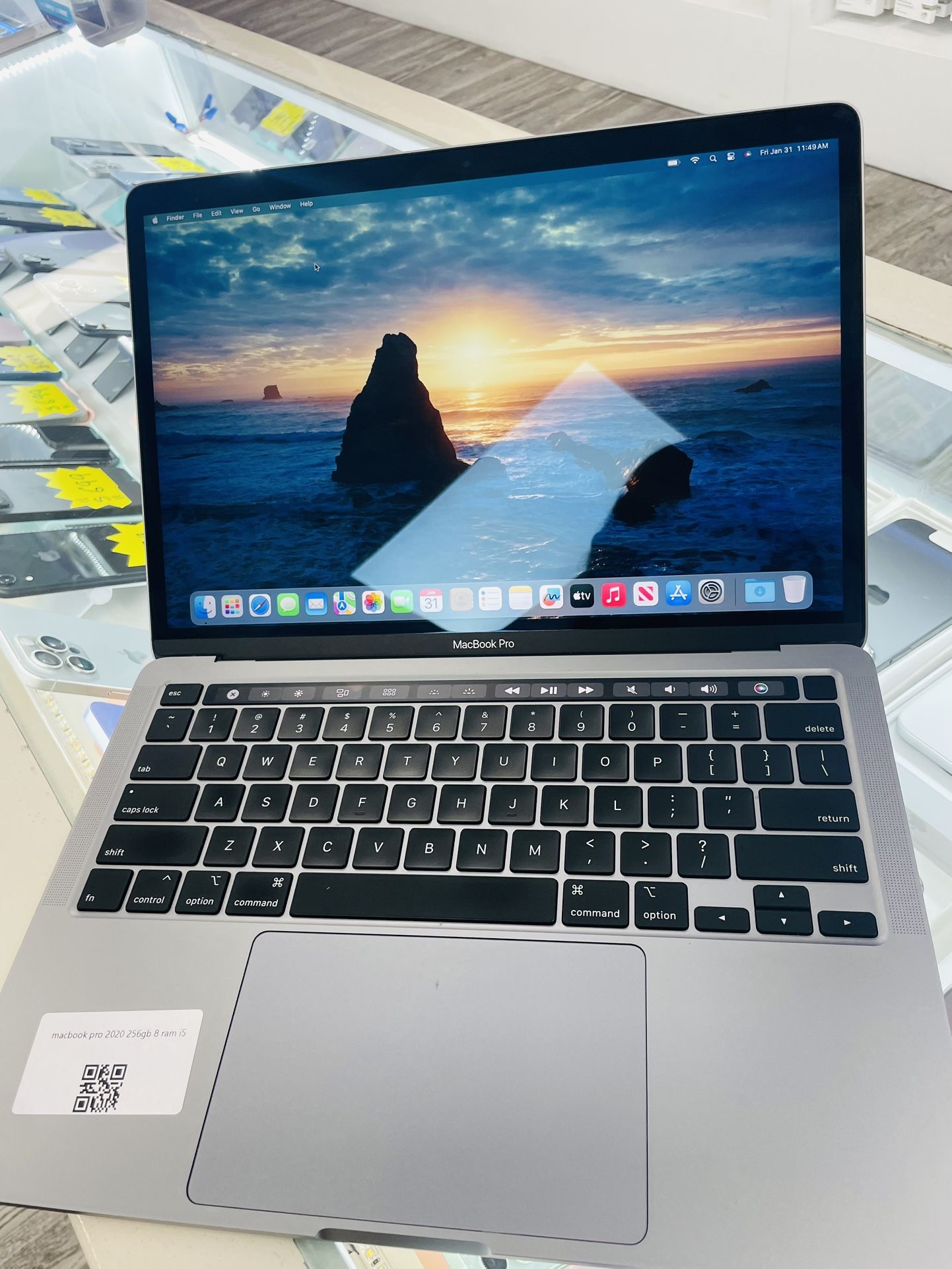 MacBook Pro 2020 8gbram Core I5 256gb