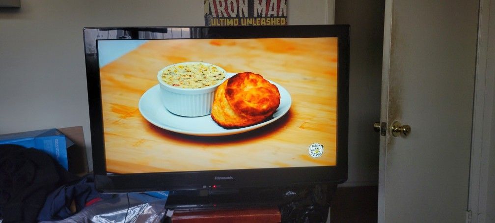 Panasonic 32" LCD TV Television
