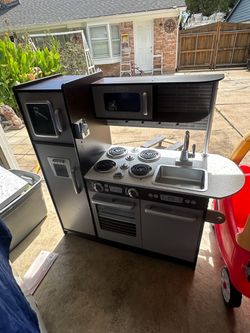Kid craft kitchen