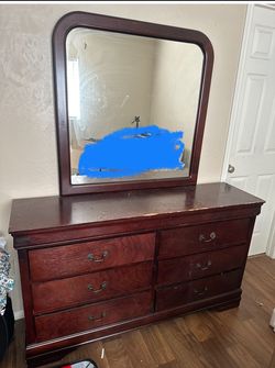 Dresser With Mirror