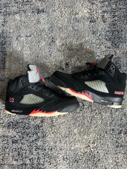Air Jordan 5 Retro Gore-Tex Off-Noir. Size 10