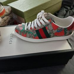 Strawberry Gucci  Sneakers 