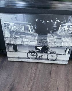 Black & White Canvas