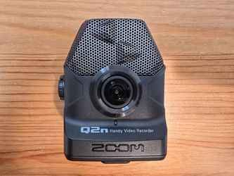 ZOOM Q2n Handy Video Recorder with Case & Accessories
