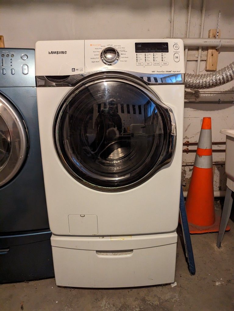 Samsung 3.9 cu. ft. VRT, Steam & PowerFoam Front Load Washer