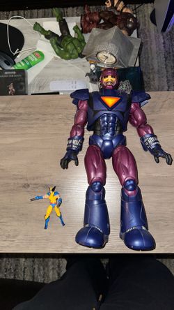 Sentinel 17in Also includes a 3.75” Wolverine figure