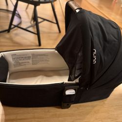 Nina bassinet