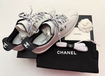 CHANEL Logo Lace Low-Top Sneakers (G34085)