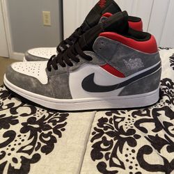 Nike Air New Men’s Size 8