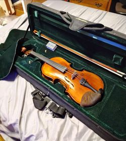 Full Size Violin with Bow, Hard Case and Cover