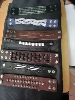 Wristbands/bracelets