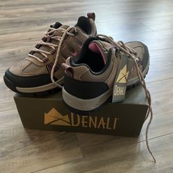 New, Denali Hiking Boots, Shoes 7 1/2 Women’s