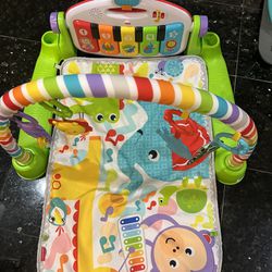 Fisher Price Baby Playmat Delux Kick And Piano Gym 