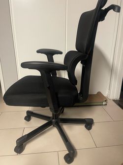 Black Mesh Ergonomic Office Chair