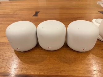 3 Google Mesh Access Points  with cradles
