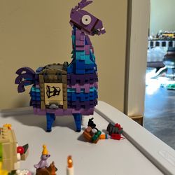LEGO Fortnight Supply Llama. 77071