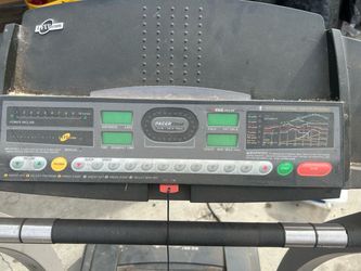 iFIT Pacer Circuit Treadmill Console