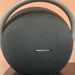 Harmon Kardon Onyx 8 Bluetooth Speaker