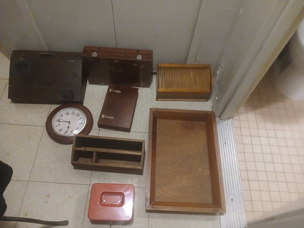 This is for antique collector I am selling all seven piece For hundred dollars