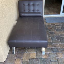 Chaise Lounge