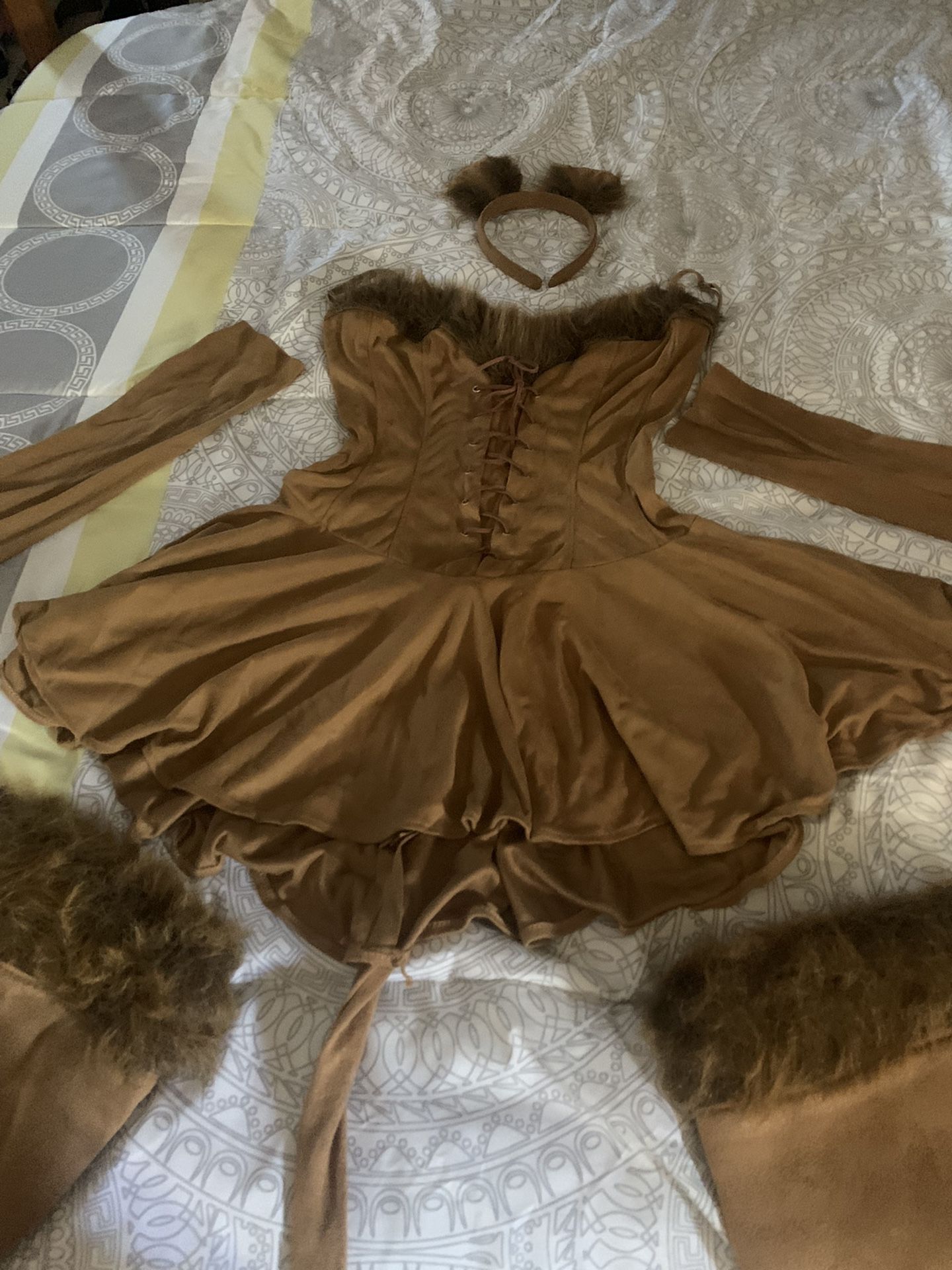 Adults Costume Size Small 
