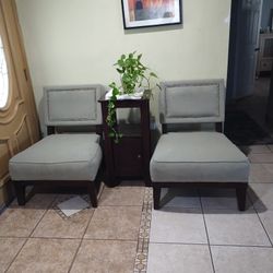 Dos Amplios Sillones LargeRecién Tapizados