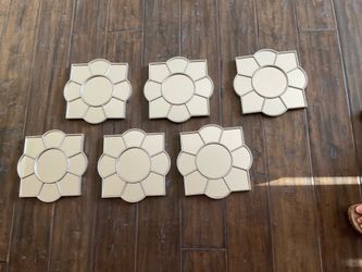 Set of 6 Decorative Flower-Shaped Mirrors