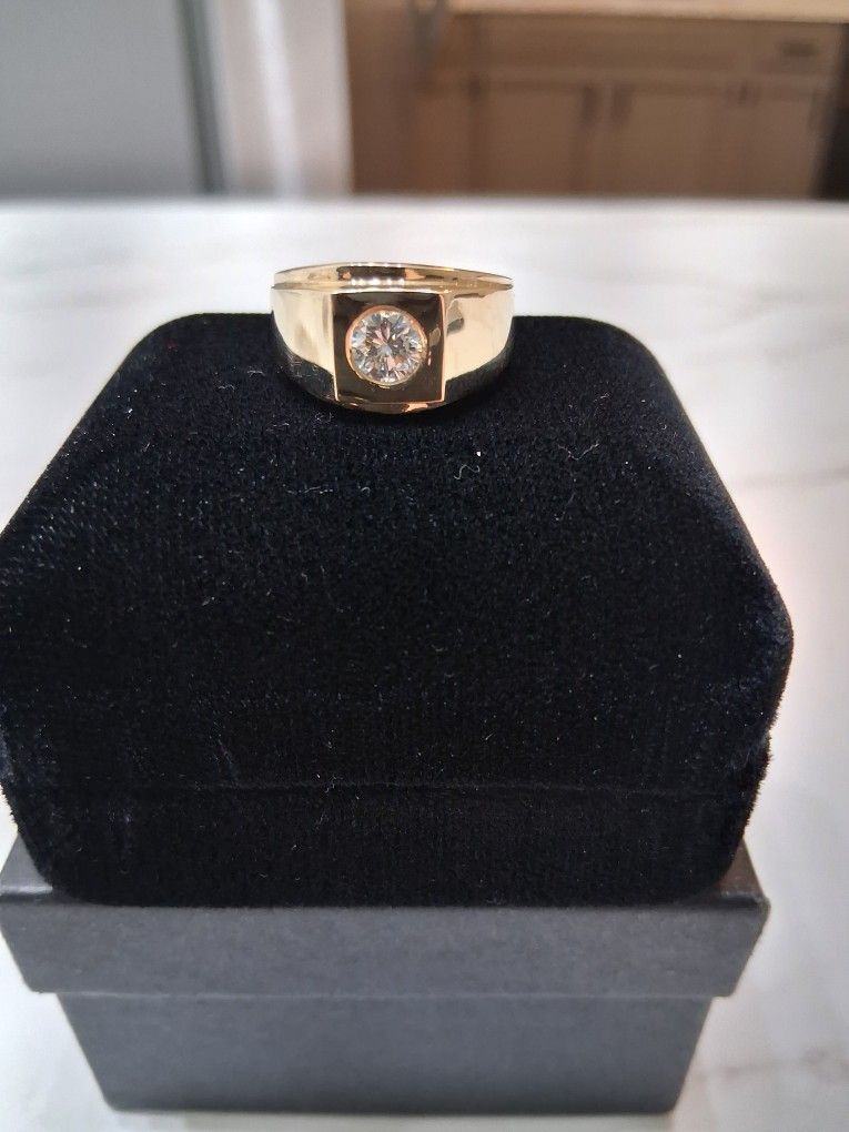 Awesome 14K Ring With .56 Ctw Beautiful Diamond