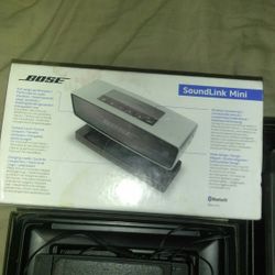 BOSE SOUNDLINK 2 BLUETOOTH With Base Charger 