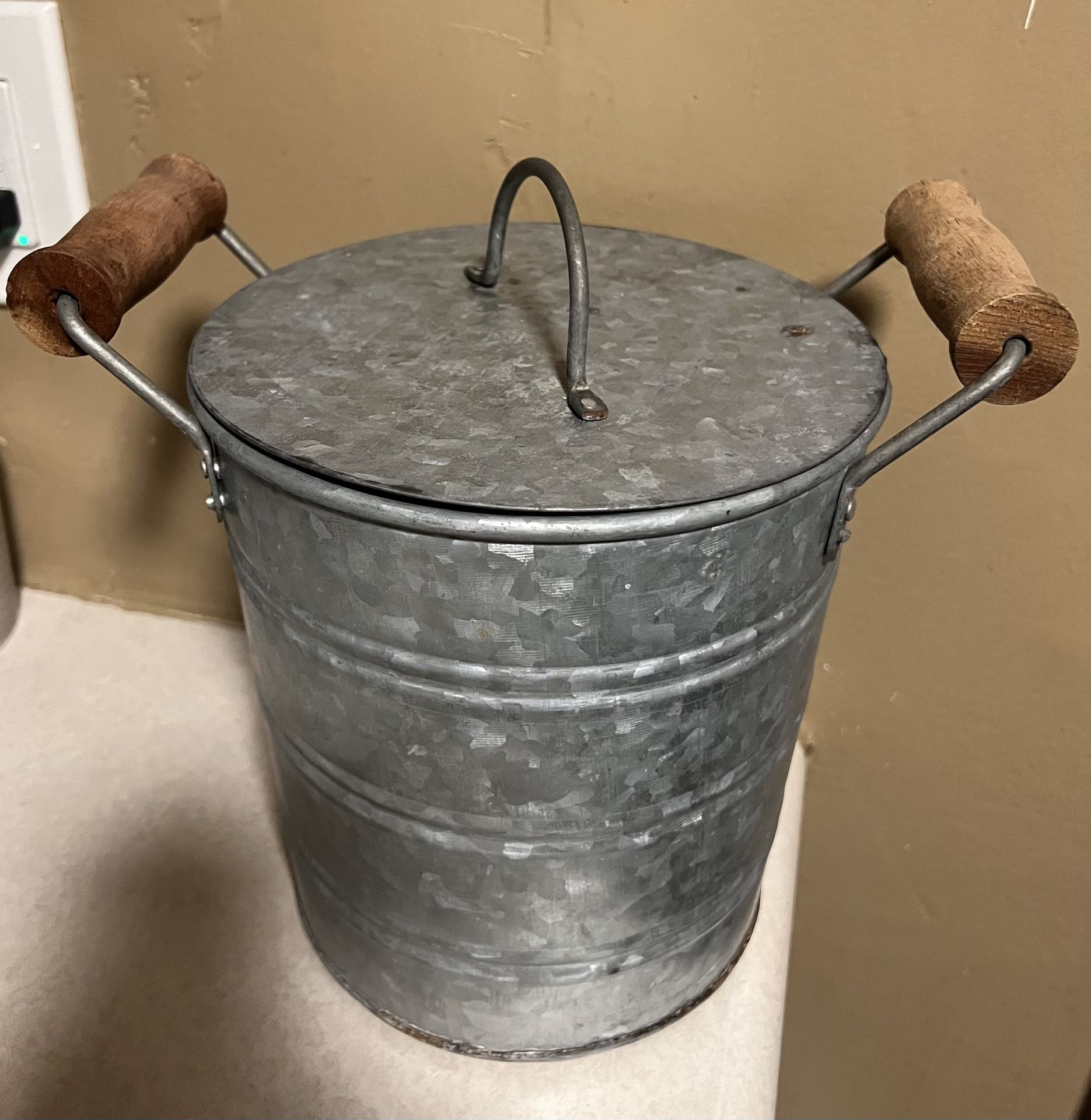 Vintage Galvanized Metal Ice Bucket