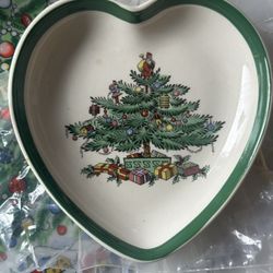 Spode Christmas Tree 4-inch heart-shaped trinket dish