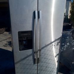 Refrigerator Water And Ice Maker 