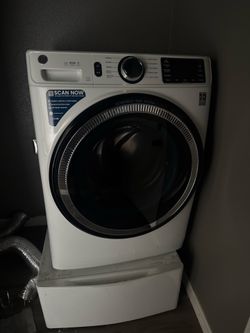 GE front loader/white
