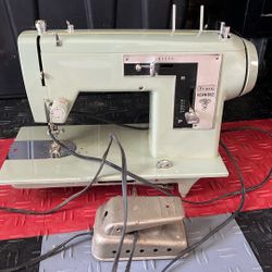Vintage Sears Kenmore Sewing Machine Model 1120