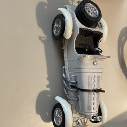 Toy model car