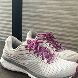Brooks shoes women