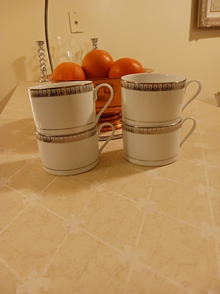 GORHAM LADY ANNE SIGNTURE PORCLEIN COFFEE/ TEA 4 CUPS