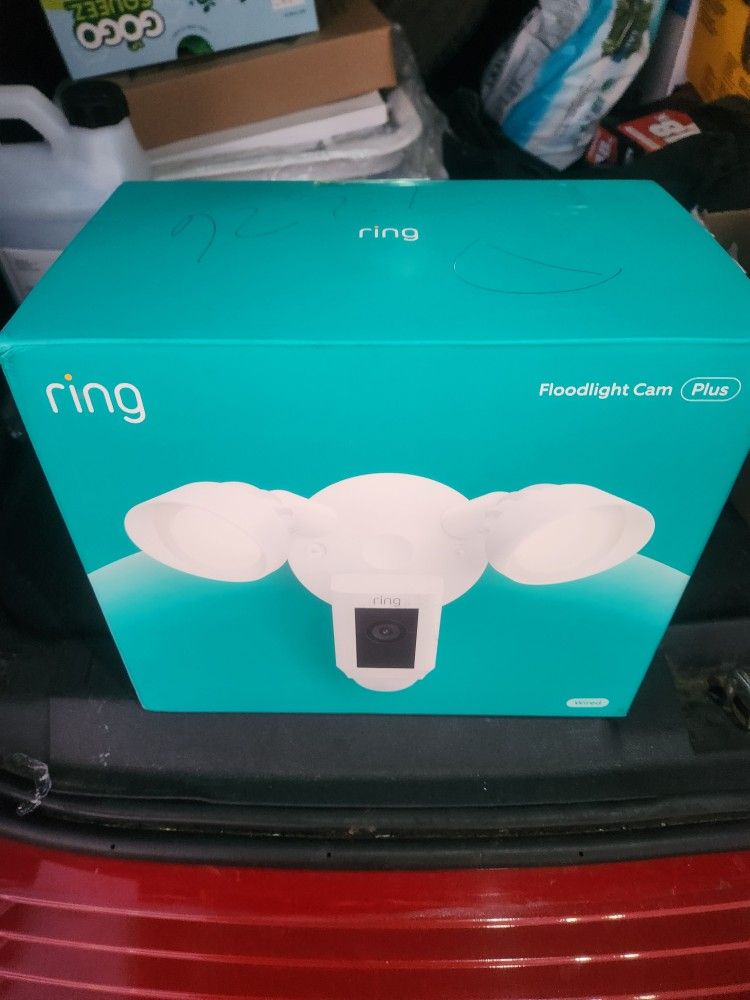 Ring Floodlight Cam Plus