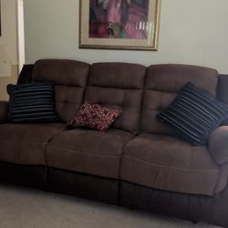 Couch With Recliners In It