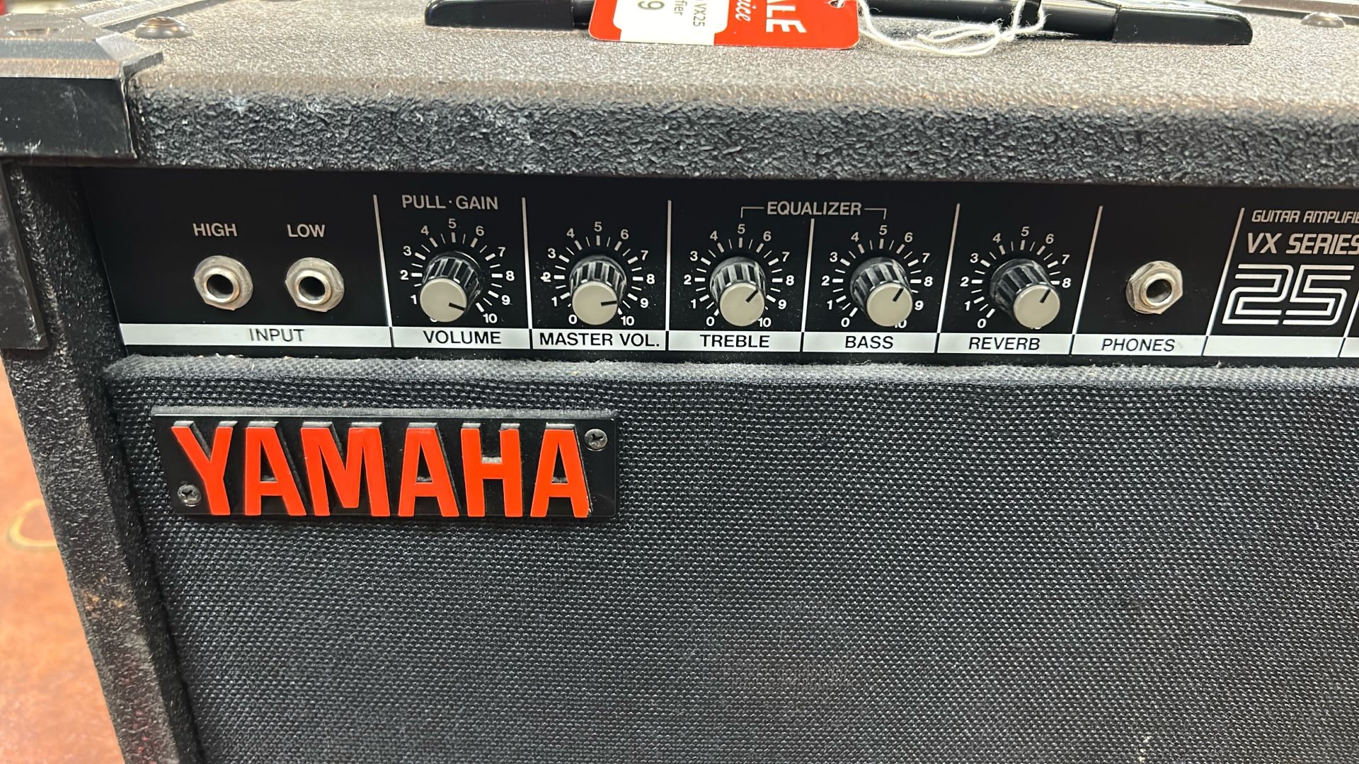 Yamaha VX25 Amplifier