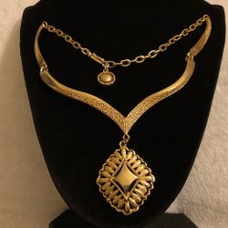 Gold Necklace Or Choker With Gold Pendant 