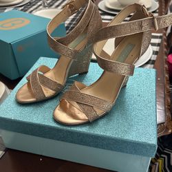 Betsy johnson heels size 7