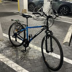 Pair Of Used Adult Bicycles Model Trek , 27,5 Inches Wheels