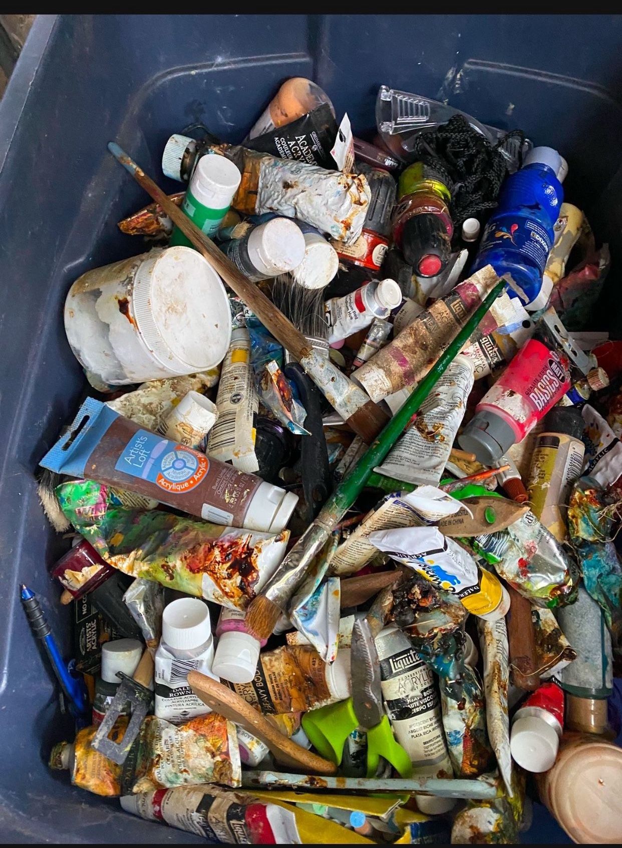 Oil Paint Lots Paint. Large Container.