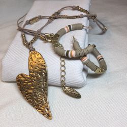 Plunder Hammered Heart Leather Necklace With Earrings 