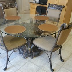 Kitchen table with 4 chairs
