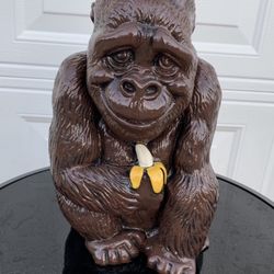 Gorilla Holding Banana 